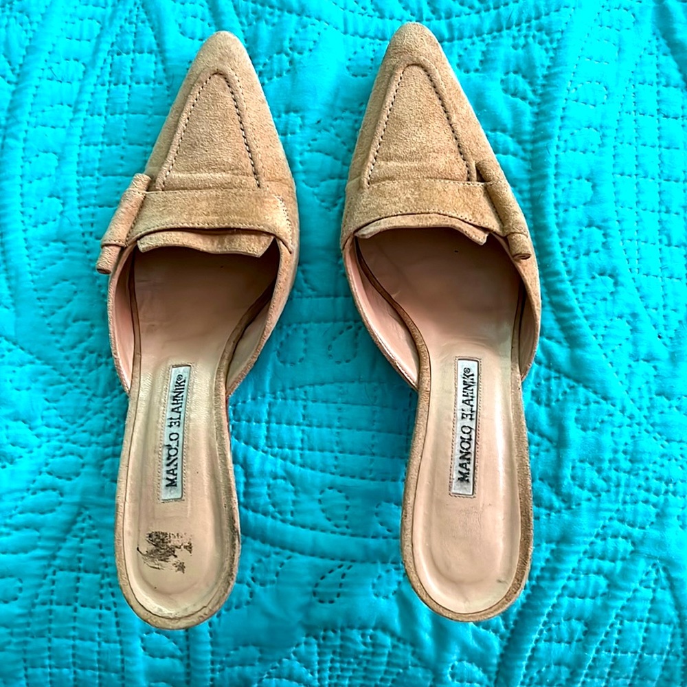 Tan Suede Manolo Blahnik Mules 39